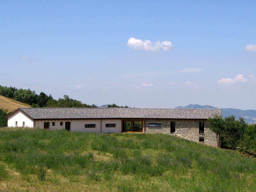 nuova casa per un imprenditore agricolo a varzi (pv) <br> 2006